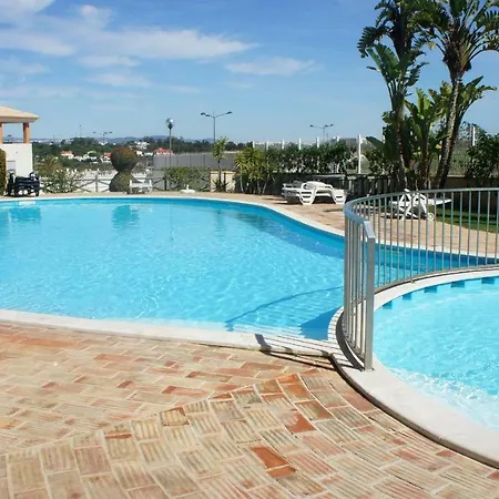 Сasa de vacaciones Pool & Garden Oura Flat