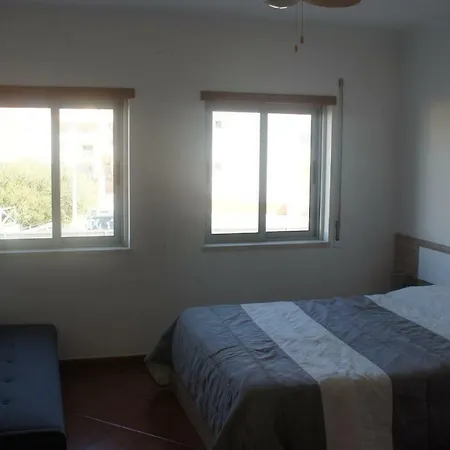 Pool & Garden Oura Flat